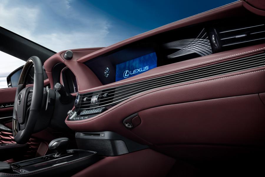 Детали интерьера Lexus LS500h 2017 года  (WW) (фото 39 из 58)